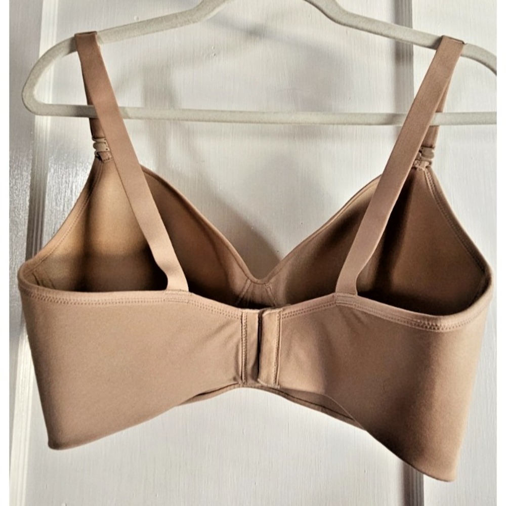 warners 38DD Blissful Benefits All over‎ smoothing bra wireless covertibel bra - Picture 3 of 8